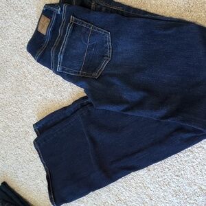 American Eagle denim. Dark wash. Boot cut slim fit. Size 6L stretch